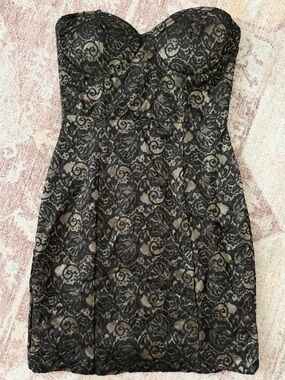 Forever 21 | Strapless Black Lace Cocktail Dress